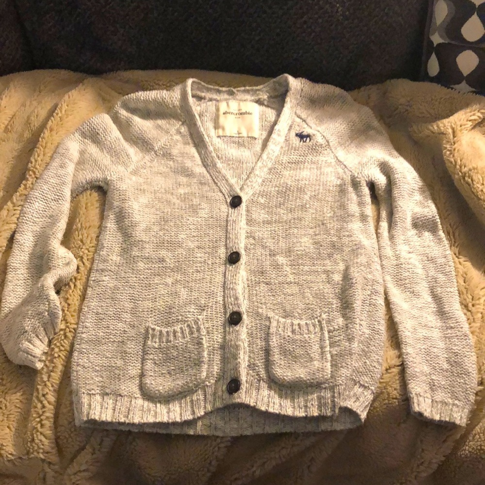 🔹 4 for $30 Abercrombie Kids Gray Cardigan